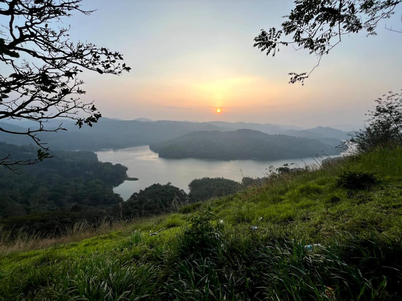 Munnar Village Homes Bagian luar foto